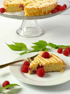 Keto Flourless Raspberry Cake