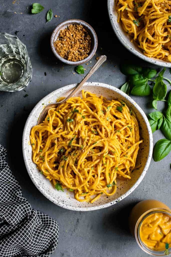 Creamy kabocha squash and roasted red pepper pasta