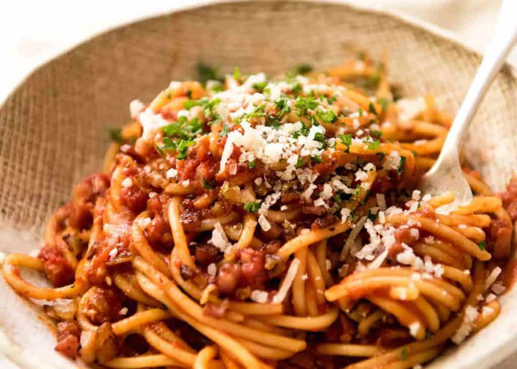 Spaghetti With Spicy Tomato Sauce and Bacon